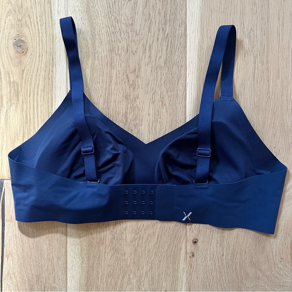 Knix Wing Woman Convertible Bra - original sizing - Picture 4 of 9